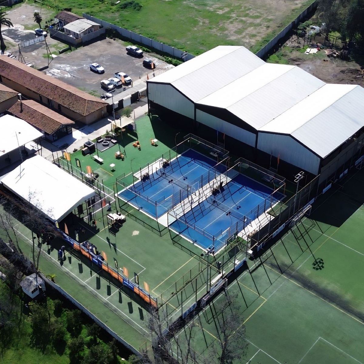 Canchas de AURA Club de Pádel